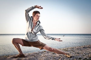 Tai Chi ist stilisierter, meditativer Kampf.